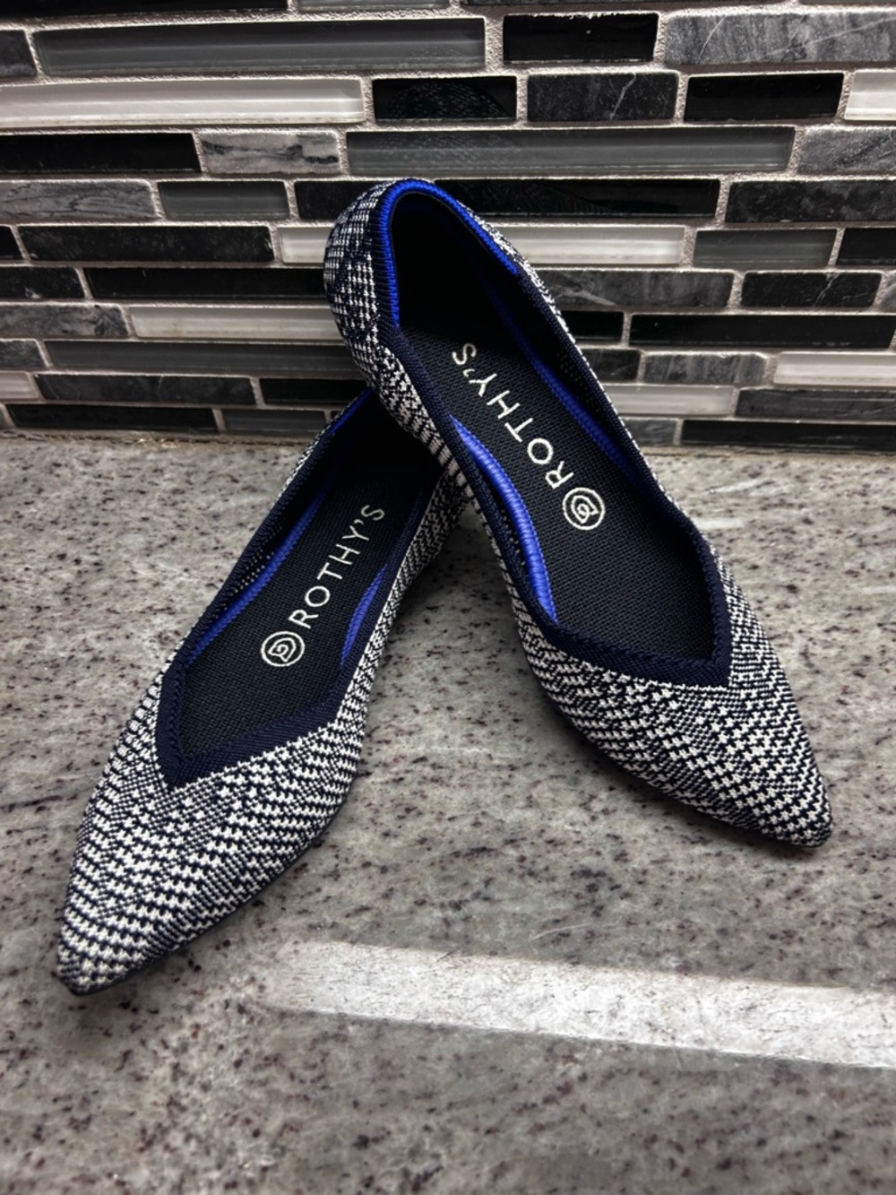 Rothy’s Pointed toe Navy and white Houndstooth Ballet Flats size 7.5 - Picture 7 of 7